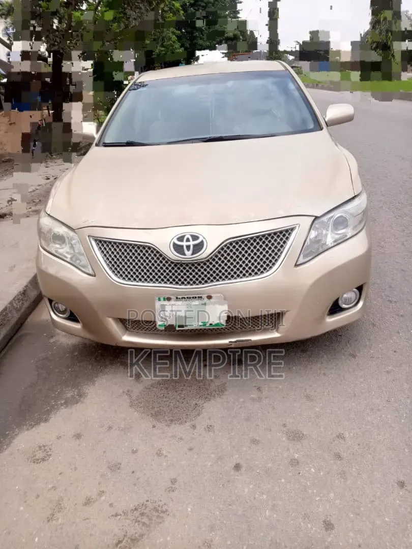Toyota Camry 2011 Silver