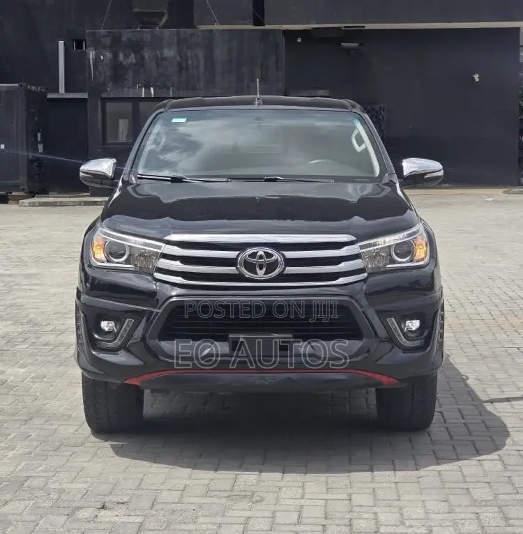 Toyota Hilux 2020 Black