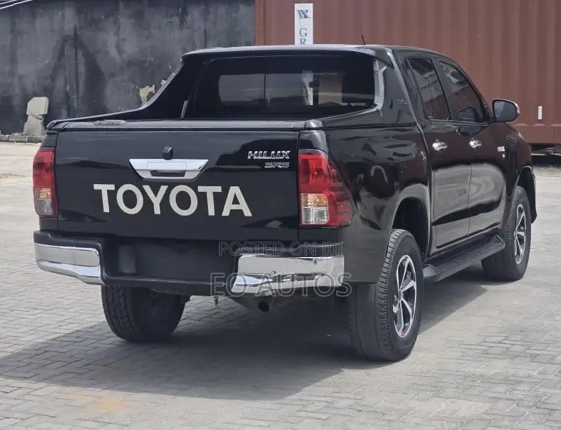 Toyota Hilux 2020 Black