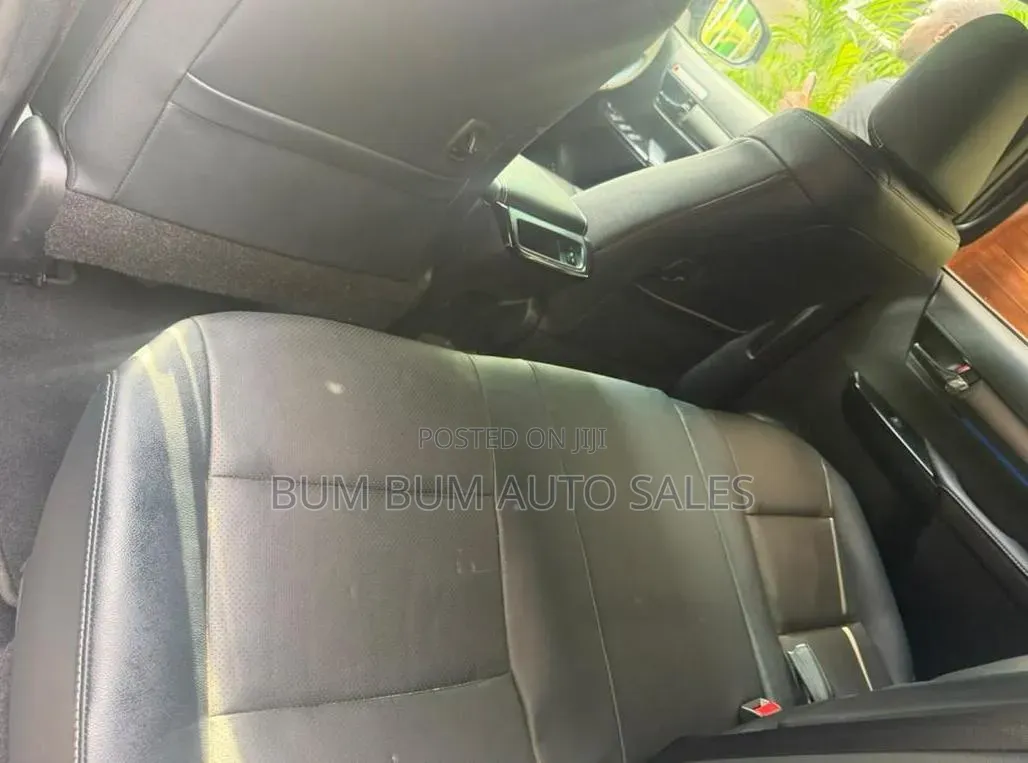 Toyota Hilux 2025 Gray