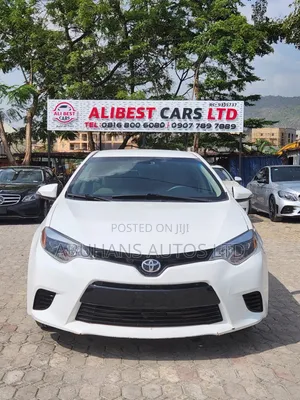 Toyota Corolla LE 4dr Sedan (1.8L 4cyl CVT) 2016 White