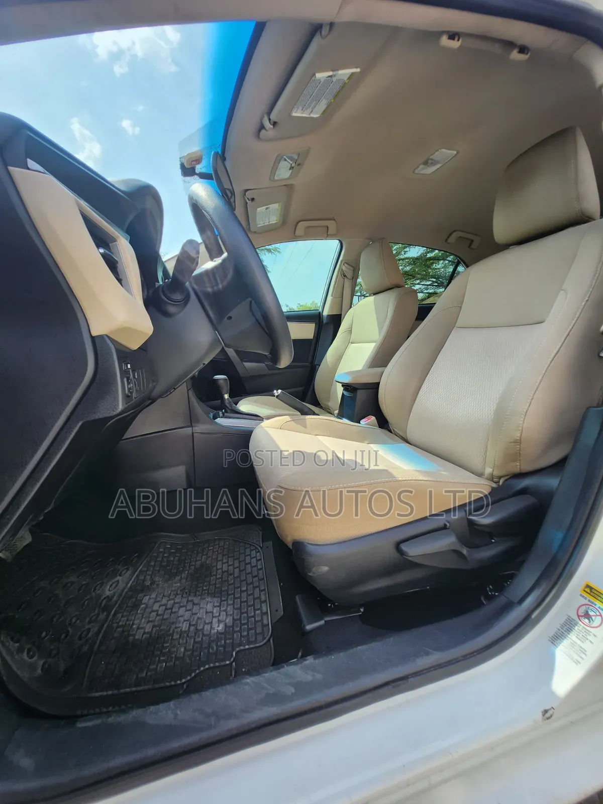Toyota Corolla LE 4dr Sedan (1.8L 4cyl CVT) 2016 White