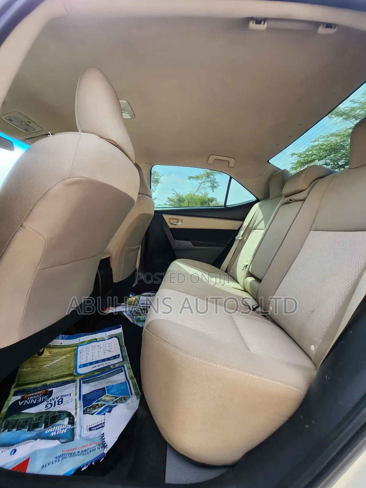 Toyota Corolla LE 4dr Sedan (1.8L 4cyl CVT) 2016 White