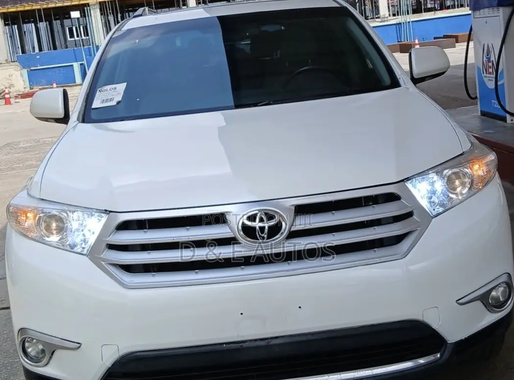 Toyota Highlander Limited 2012 White