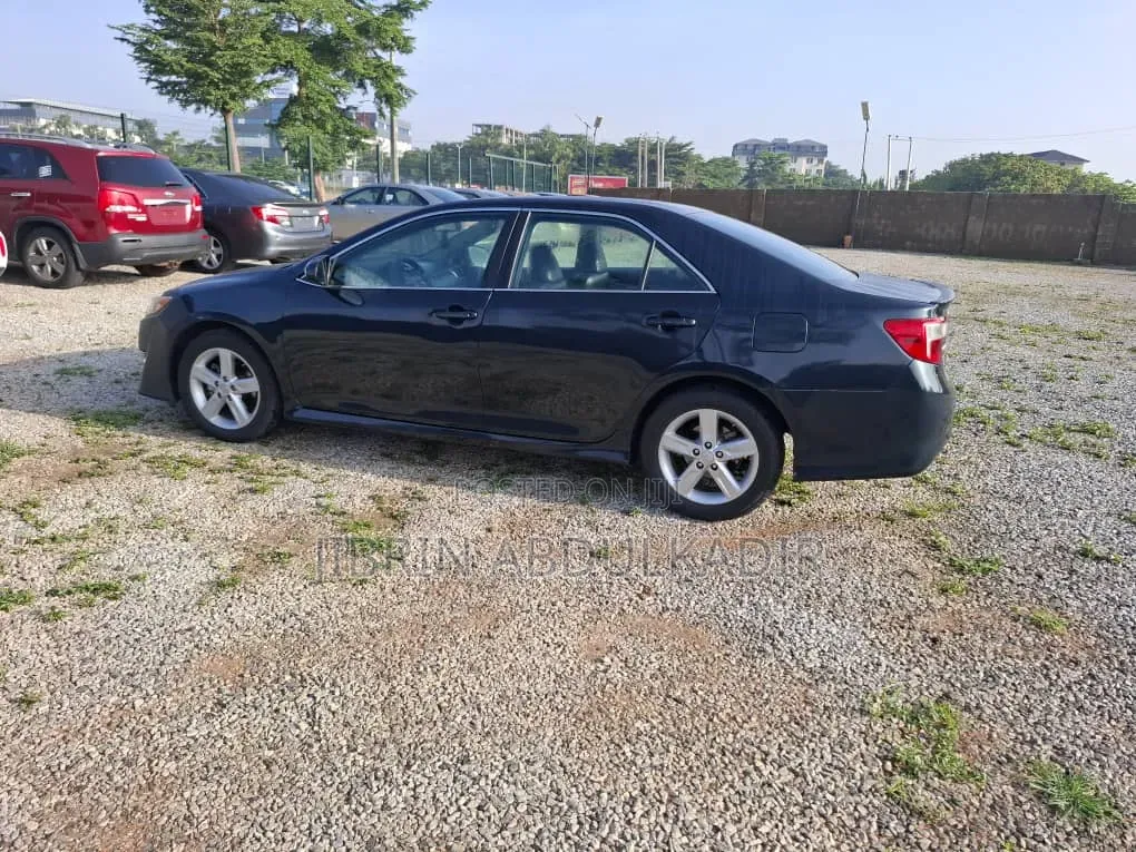 Toyota Camry SE 4dr Sedan (2.5L 4cyl 6A) 2013