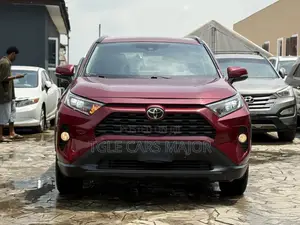 Toyota RAV4 XLE AWD 2023 Red