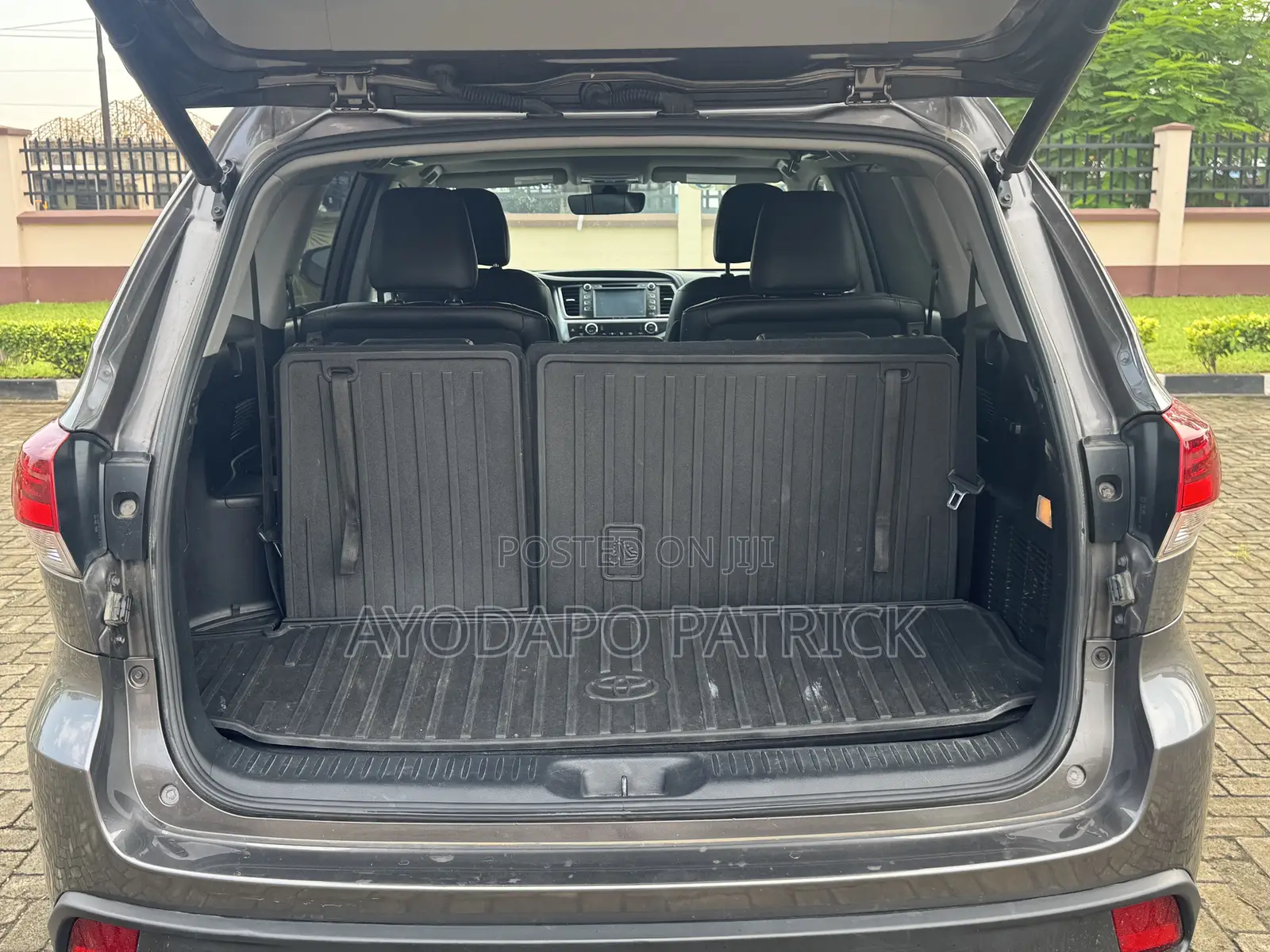 Toyota Highlander 2019 Brown