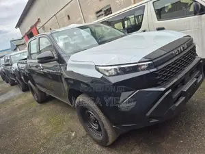 New Toyota Hilux 2026 Black