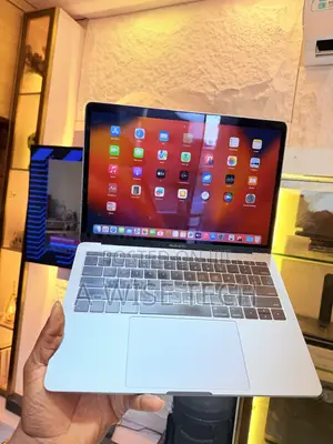 Laptop Apple MacBook Pro 2017 16GB Intel Core i5 SSD 512GB