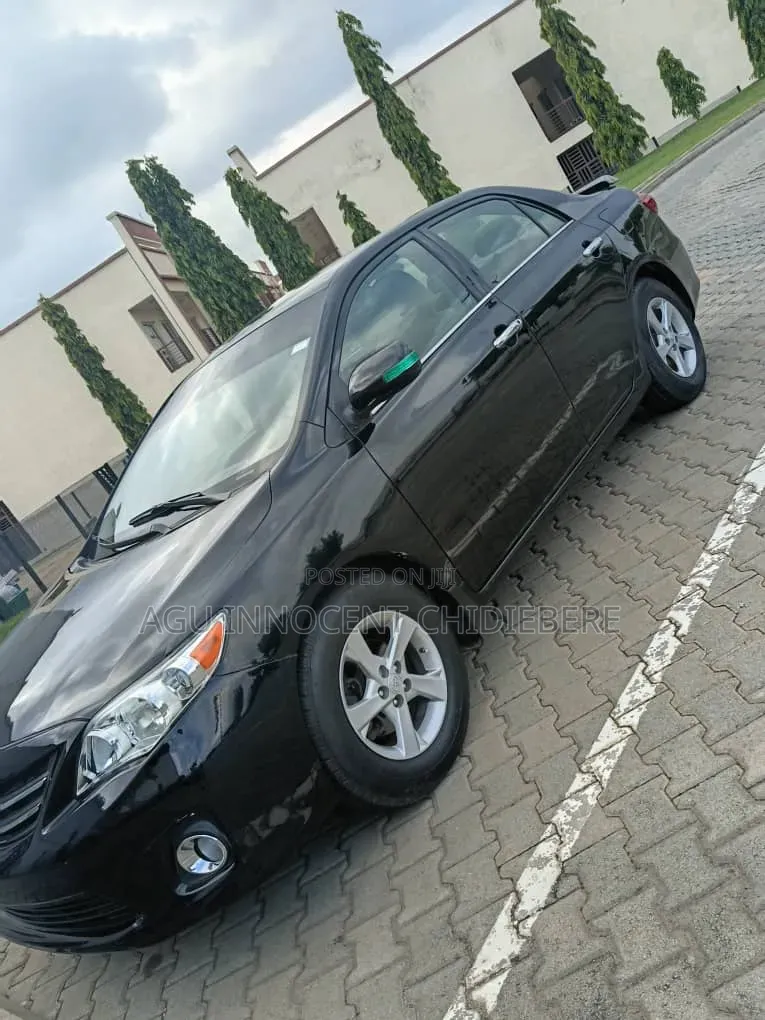 Toyota Corolla 2012 Black