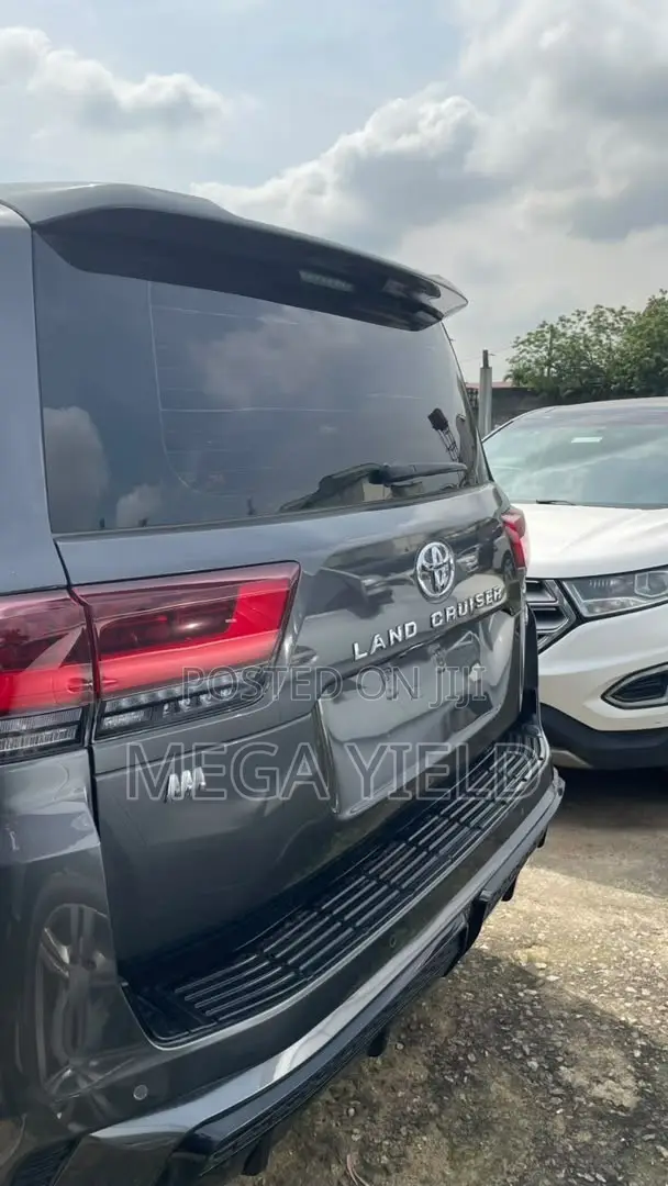 Toyota Land Cruiser 2022 Black