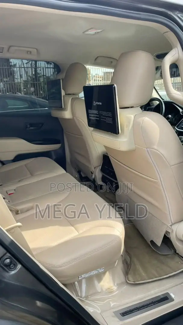 Toyota Land Cruiser 2022 Black