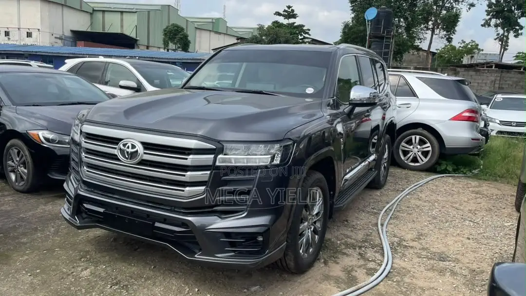 Toyota Land Cruiser 2022 Black