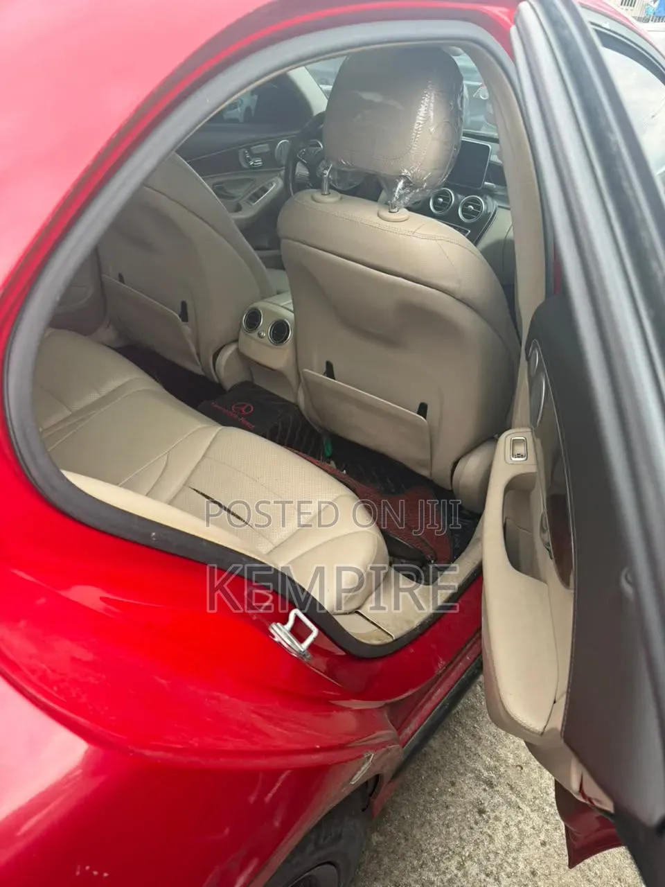 Mercedes-Benz C300 2015 Red