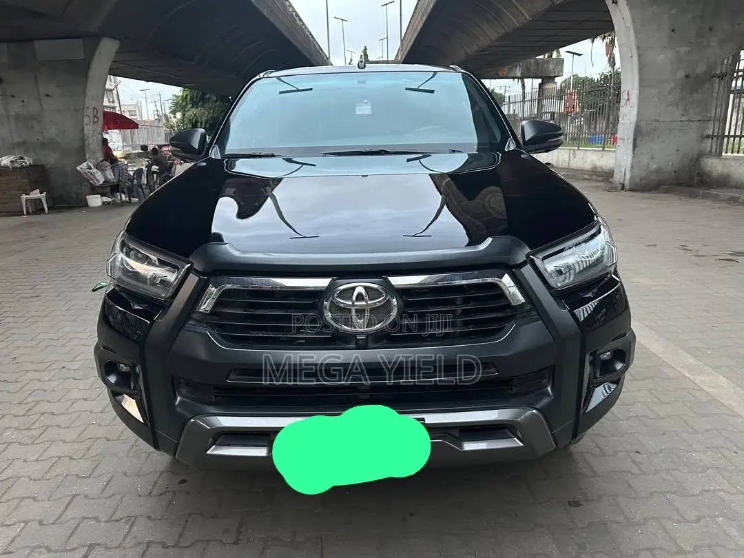 Toyota Hilux 2023 Black