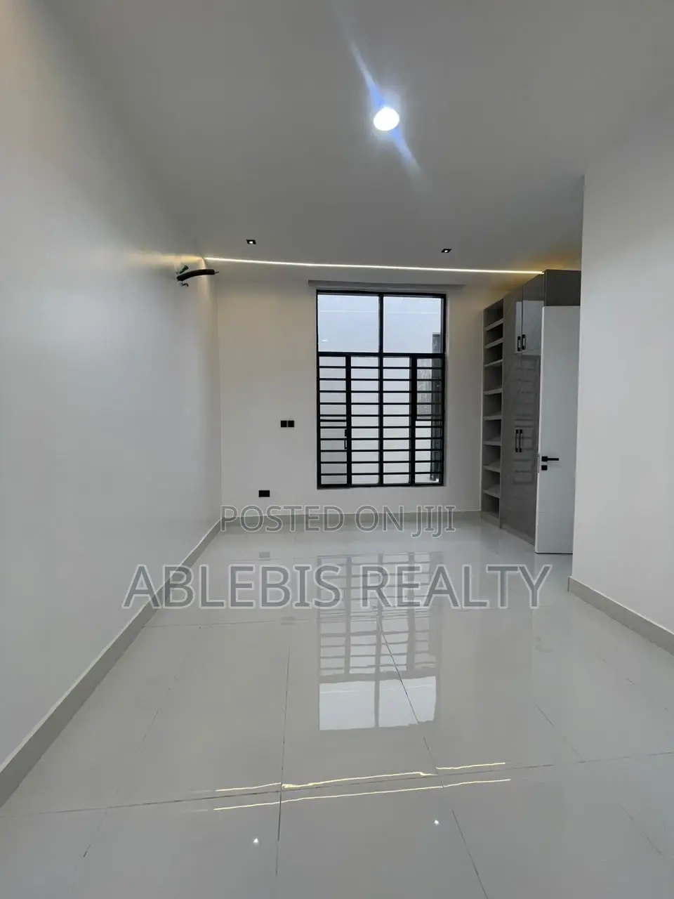 5bdrm Duplex in Orchid, Lekki Phase 2 for sale