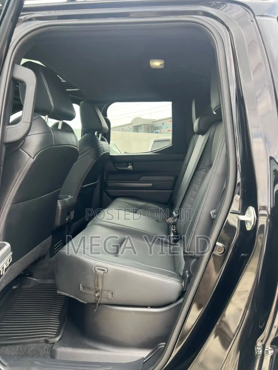 New Toyota Hilux 2026 Black