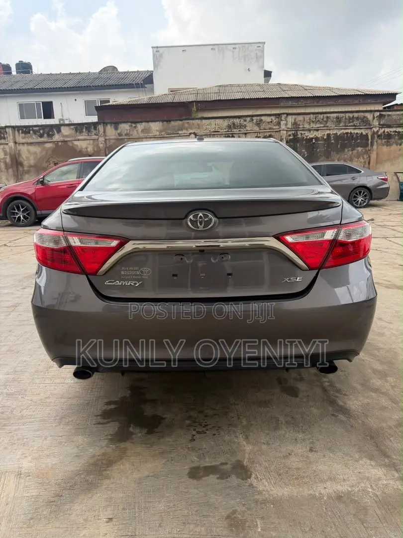 Toyota Camry XSE V6 4dr Sedan (3.5L 6cyl 6A) 2016 Gray