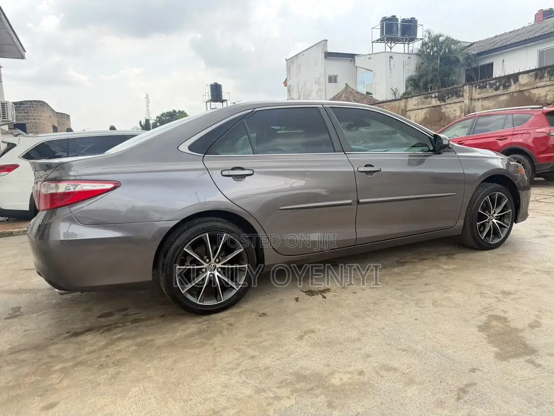 Toyota Camry XSE V6 4dr Sedan (3.5L 6cyl 6A) 2016 Gray