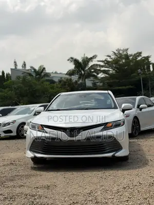 Toyota Camry 2018 White