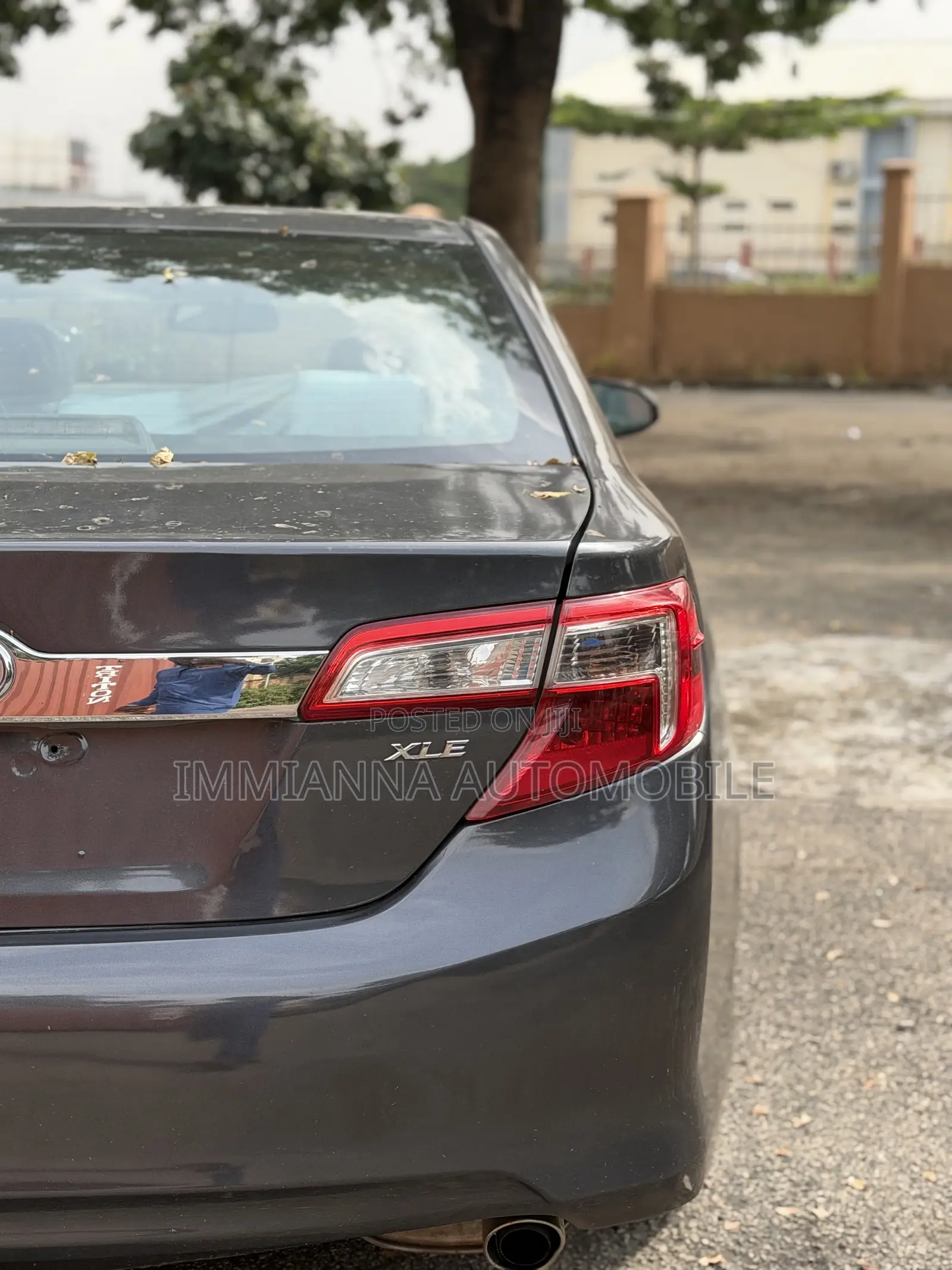 Toyota Camry XLE 4dr Sedan (2.5L 4cyl 6A) 2012 Silver