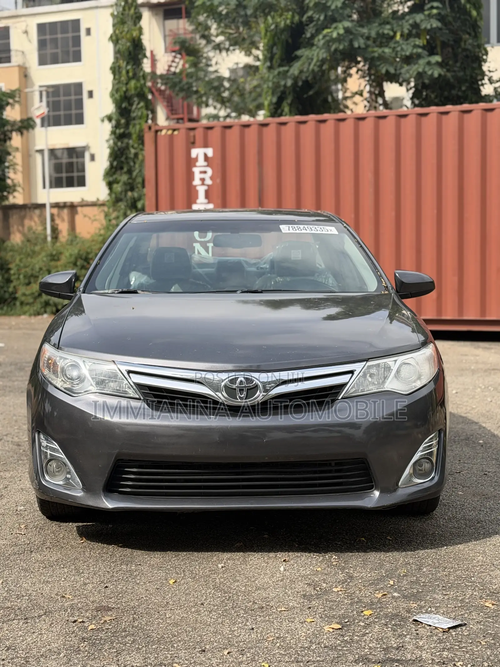 Toyota Camry XLE 4dr Sedan (2.5L 4cyl 6A) 2012 Silver