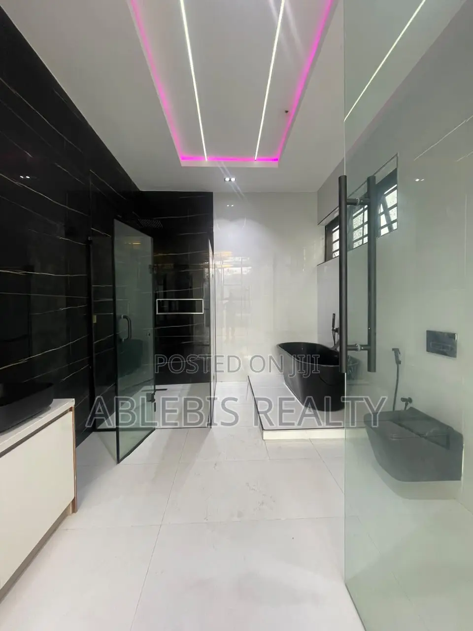 5bdrm Duplex in Orchid, Lekki Phase 2 for sale
