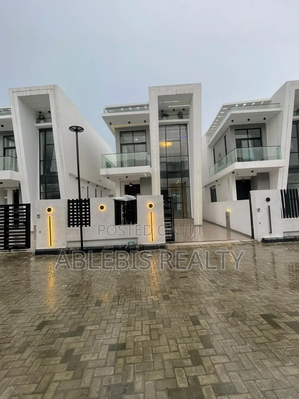 5bdrm Duplex in Orchid, Lekki Phase 2 for sale