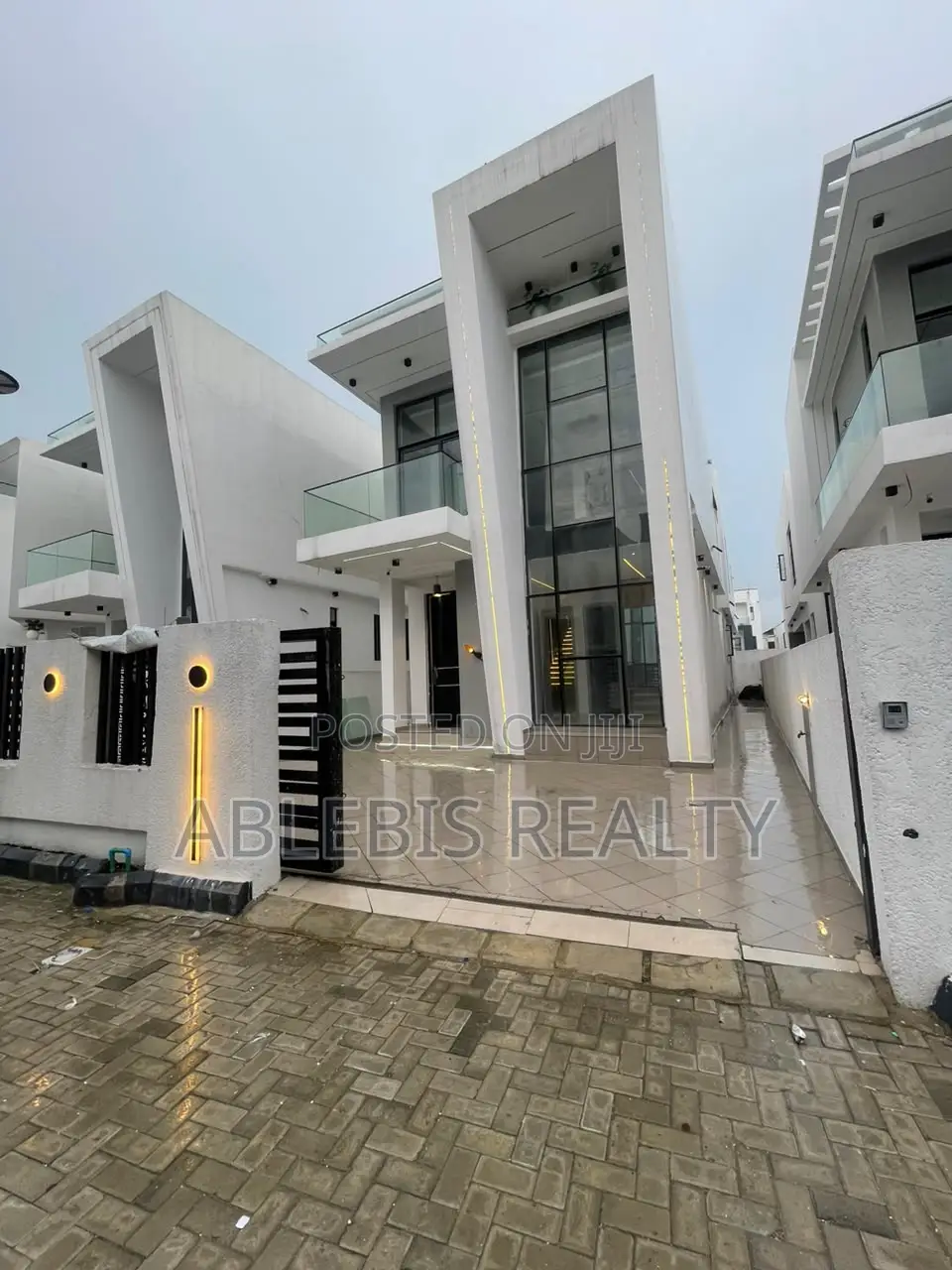 5bdrm Duplex in Orchid, Lekki Phase 2 for sale