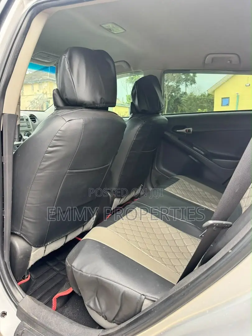 Toyota Matrix 2010 Silver