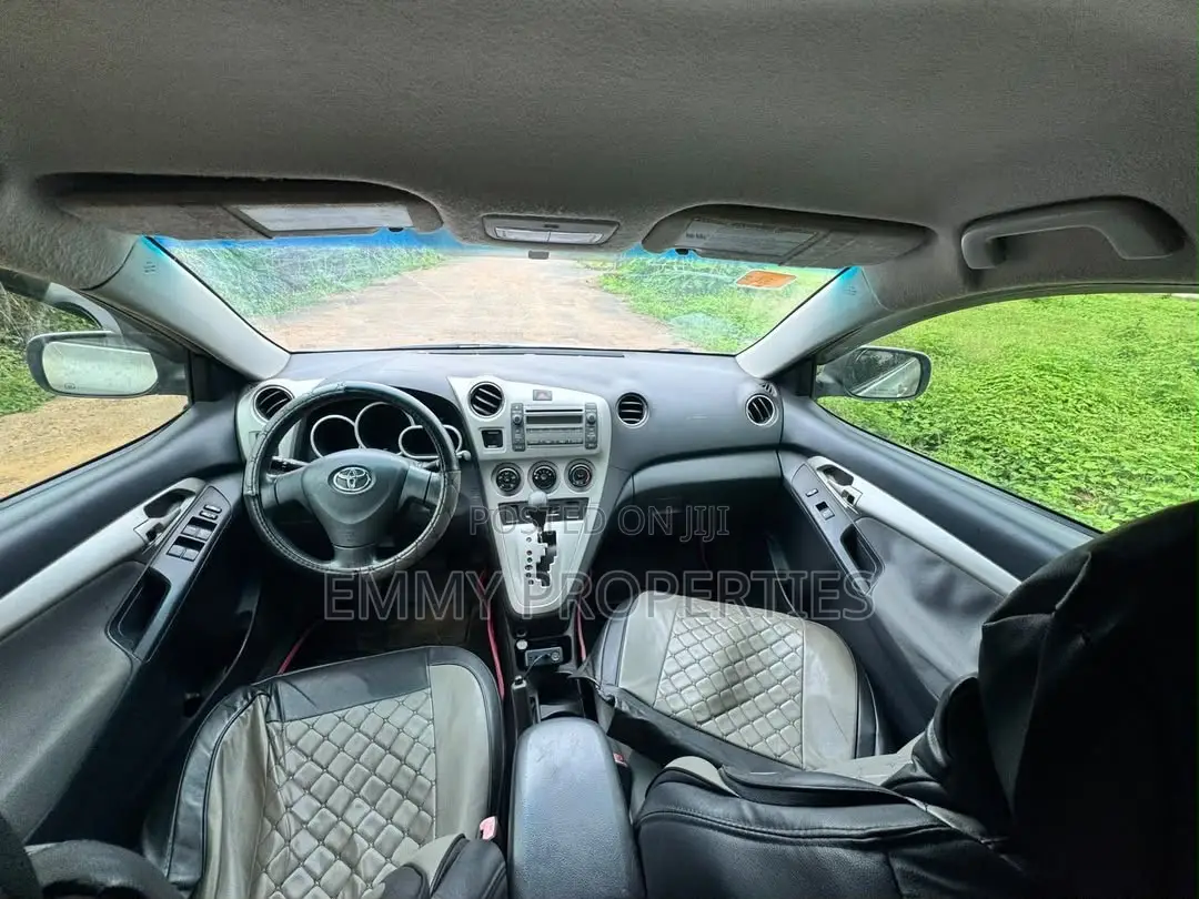 Toyota Matrix 2010 Silver