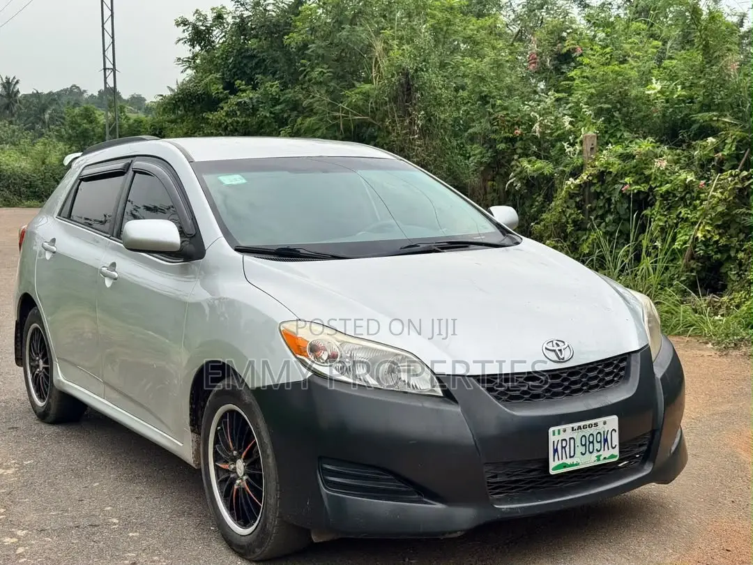 Toyota Matrix 2010 Silver