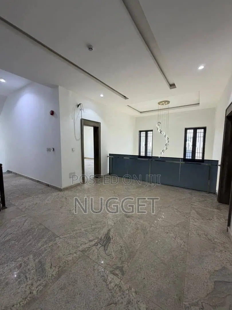 7bdrm House in Nugget, Guzape District for sale