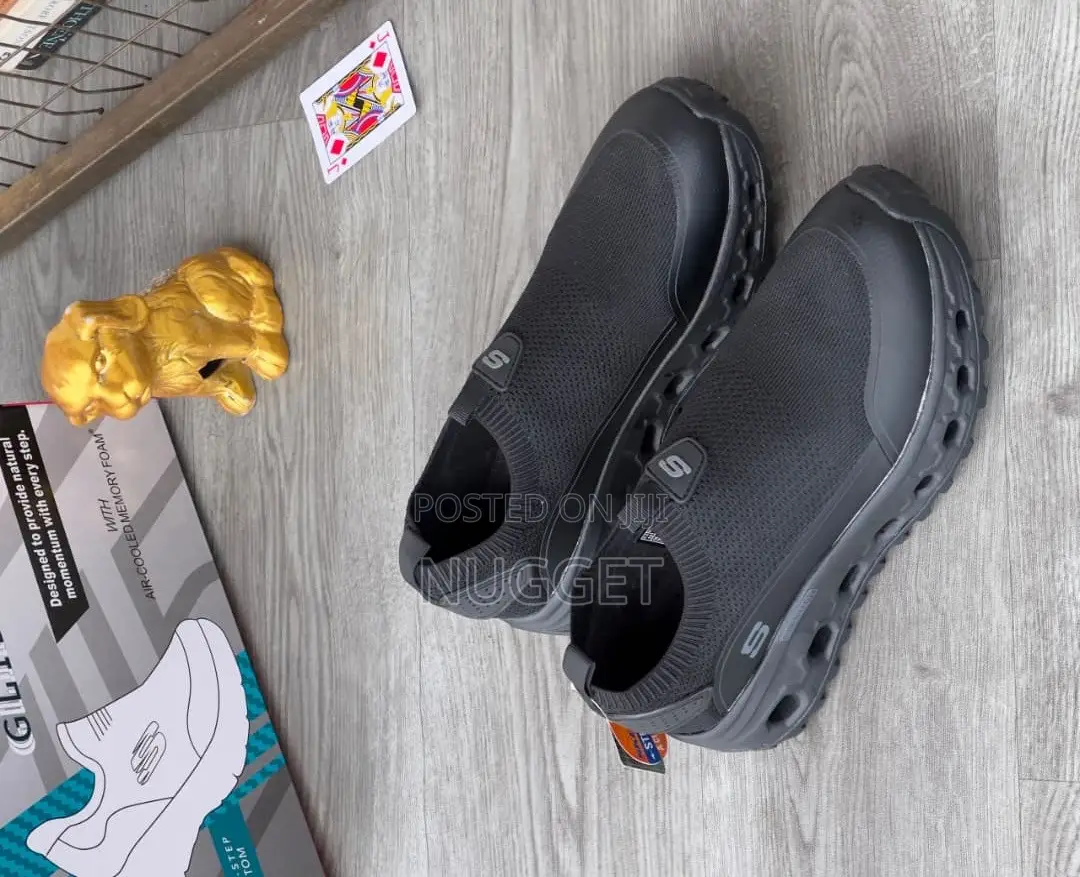 All Black Shechers High Grade Skechers