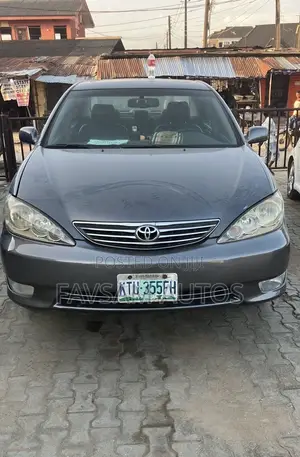 Toyota Camry XLE 4dr Sedan (2.4L 4cyl 5A) 2006 Gray