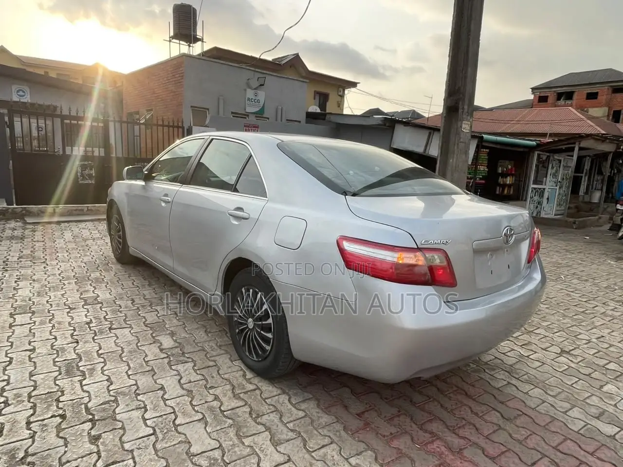 Toyota Camry LE 4dr Sedan (2.4L 4cyl 5A) 2009 Silver