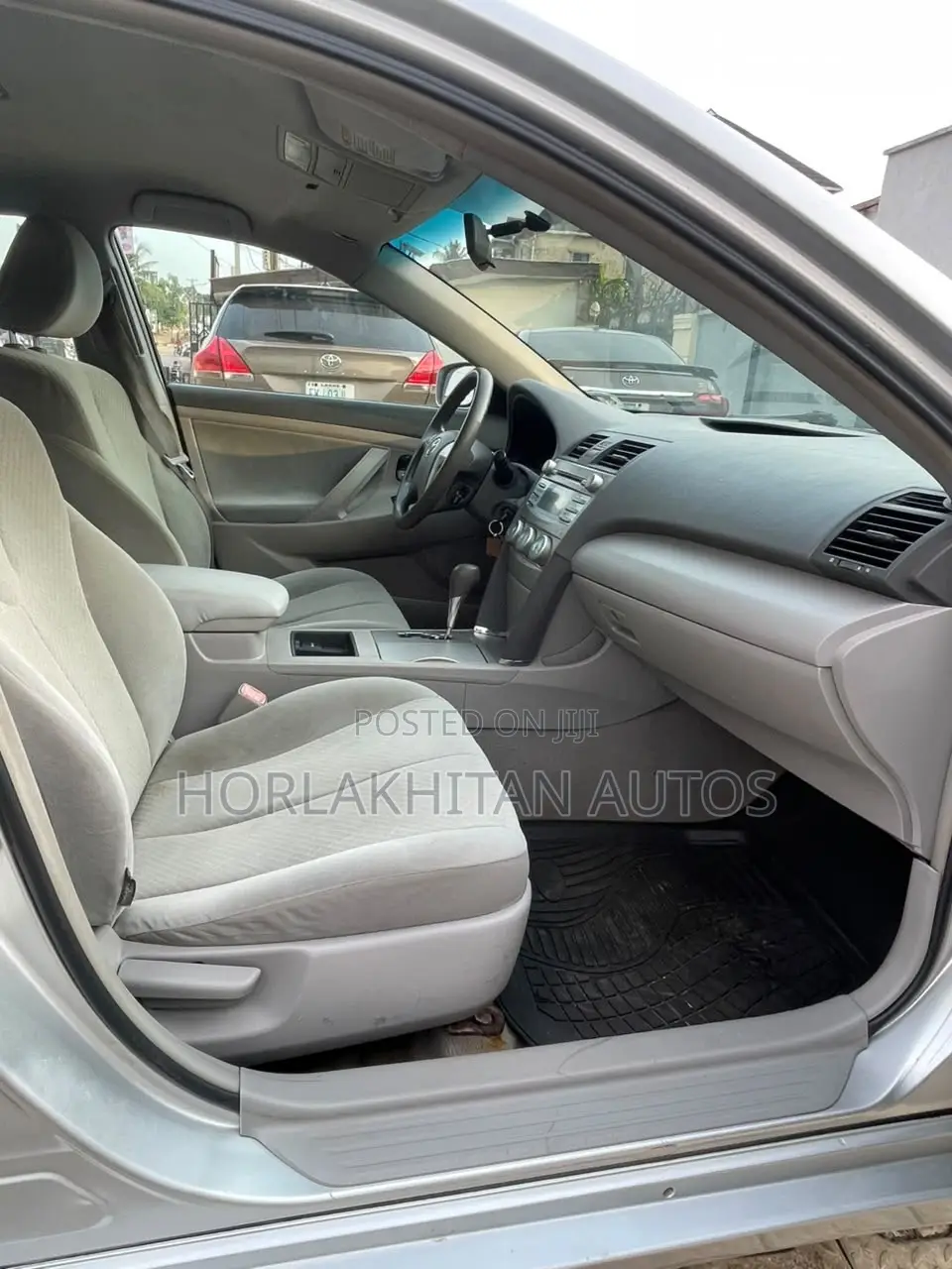 Toyota Camry LE 4dr Sedan (2.4L 4cyl 5A) 2009 Silver