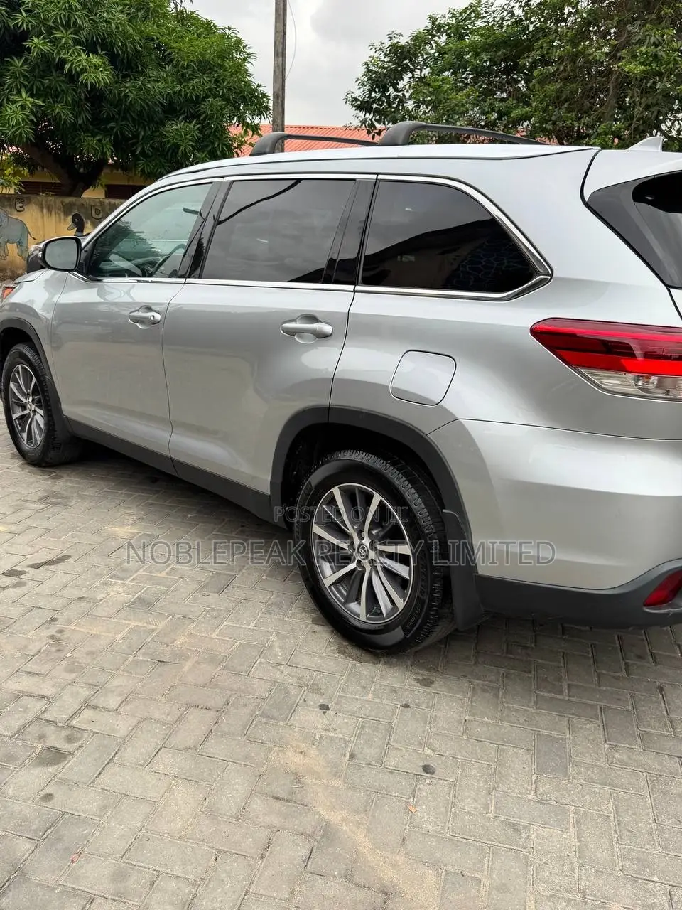 Toyota Highlander XLE 2019 Silver