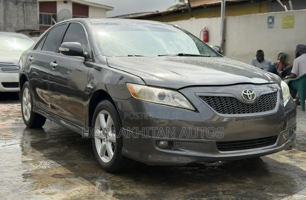 Toyota Camry SE 4dr Sedan (2.4L 4cyl 5A) 2008 Gray