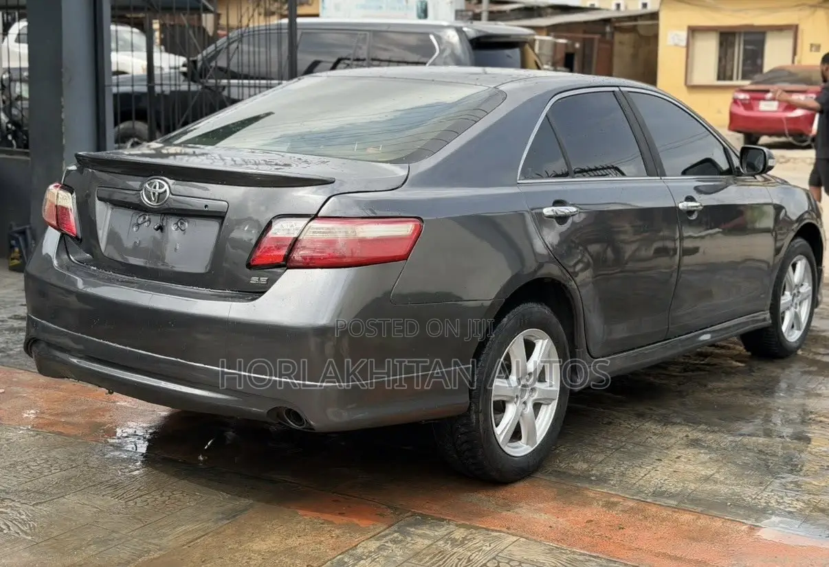 Toyota Camry SE 4dr Sedan (2.4L 4cyl 5A) 2008 Gray