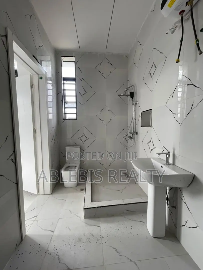 4bdrm Duplex in Ikota, Lekki Phase 2 for sale