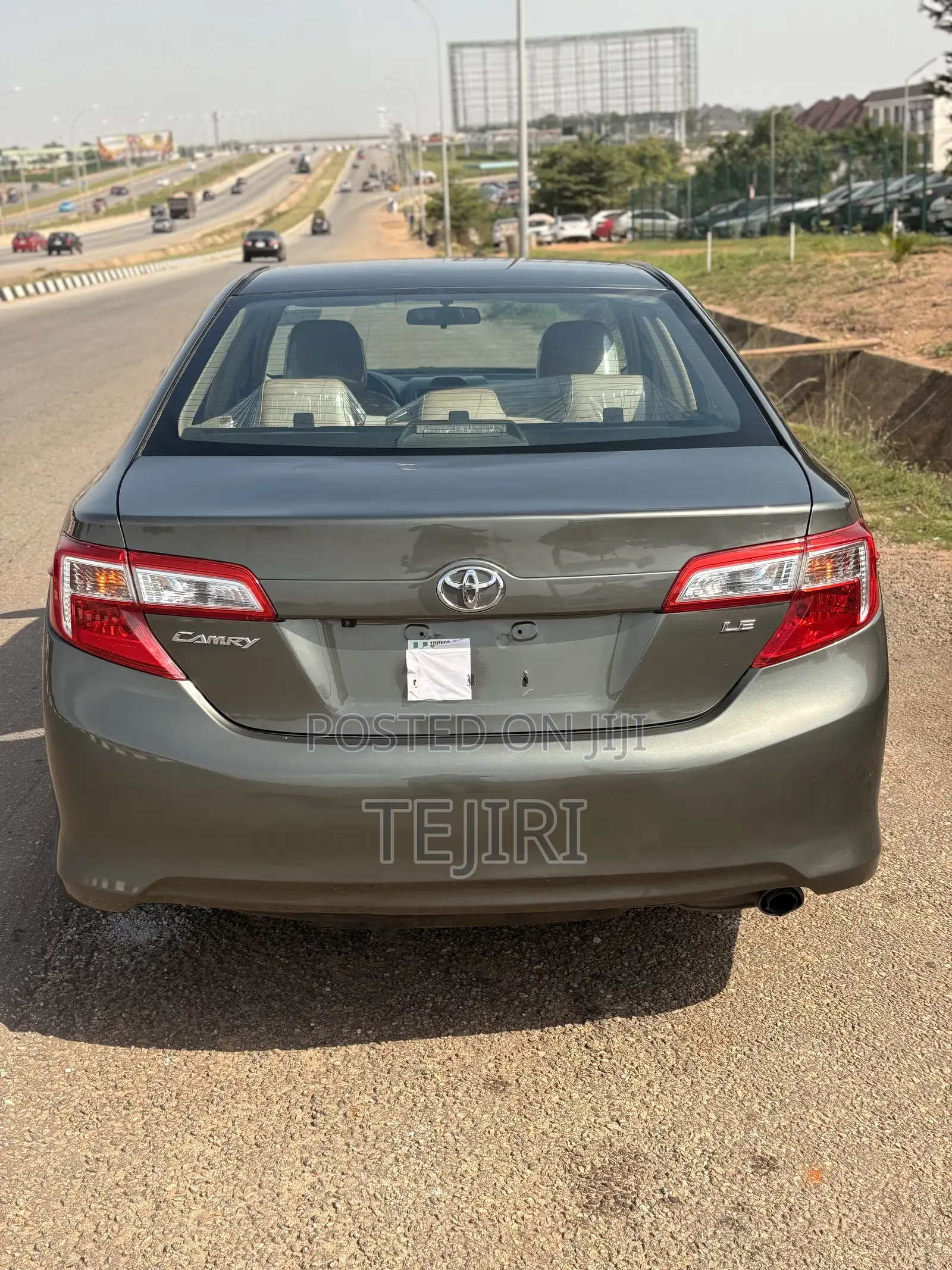 Toyota Camry LE 4dr Sedan (2.5L 4cyl 6A) 2013