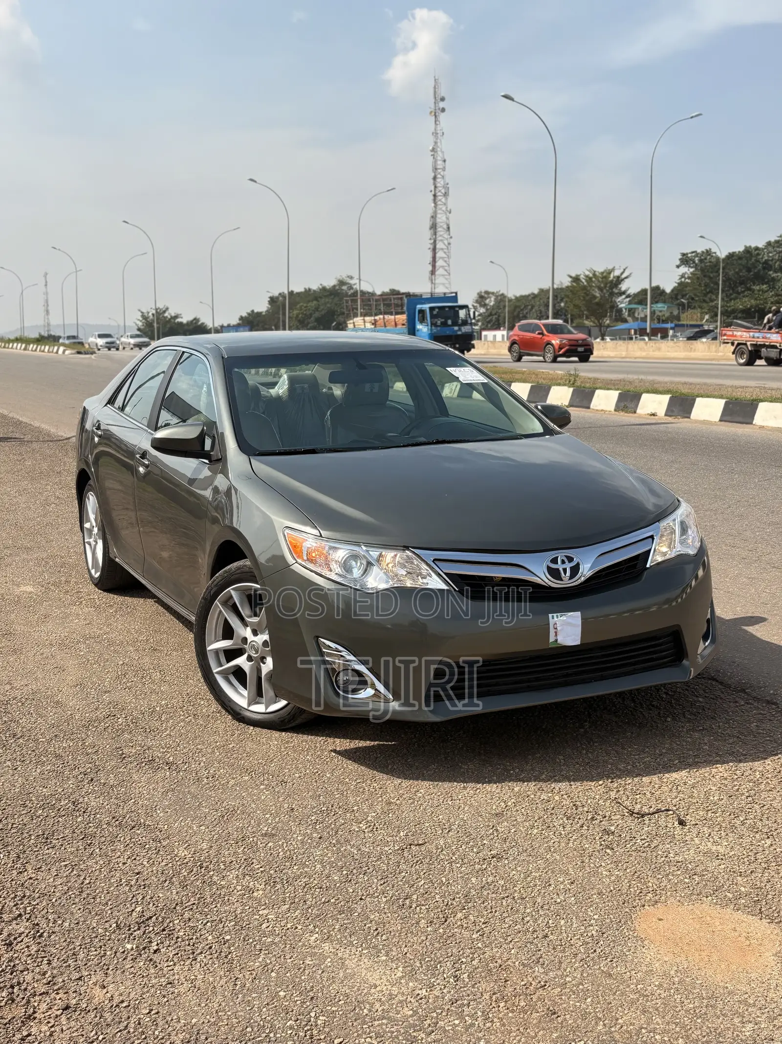 Toyota Camry LE 4dr Sedan (2.5L 4cyl 6A) 2013