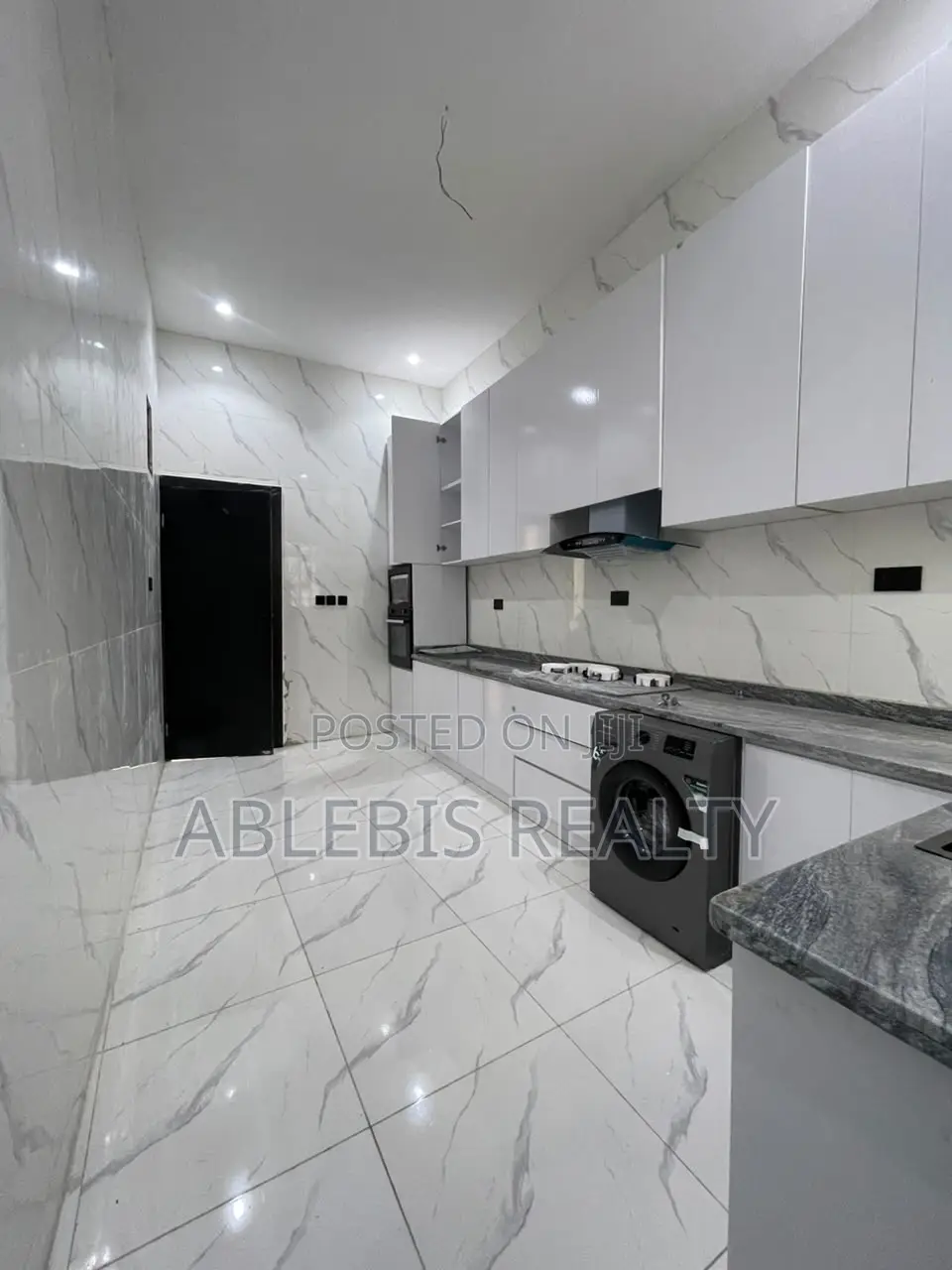 4bdrm Duplex in Ikota for sale