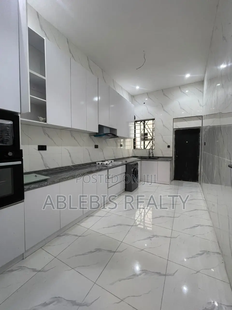 4bdrm Duplex in Ikota for sale