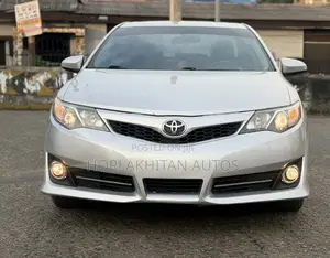 Toyota Camry SE 4dr Sedan (2.5L 4cyl 6A) 2013 Silver