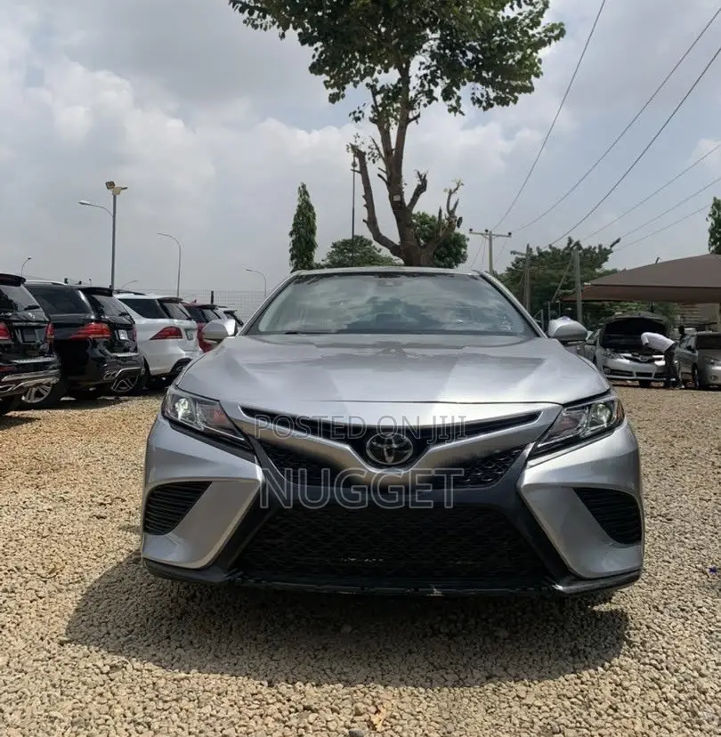 Toyota Camry SE (2.5L 4cyl 8A) 2019 Silver