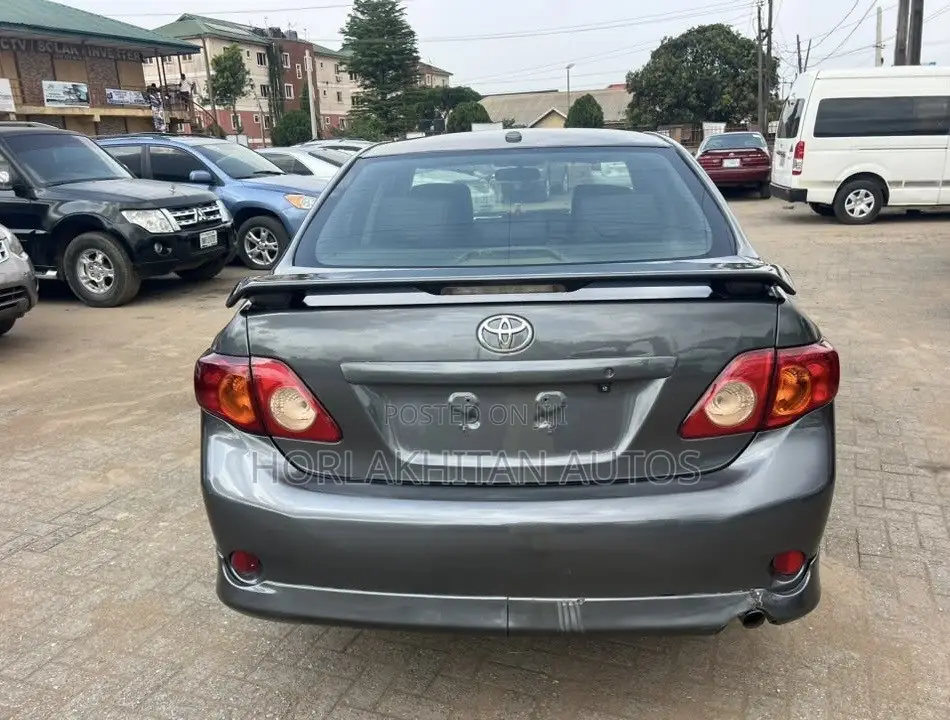 Toyota Corolla S 4dr Sedan (1.8L 4cyl 4A) 2010 Gray