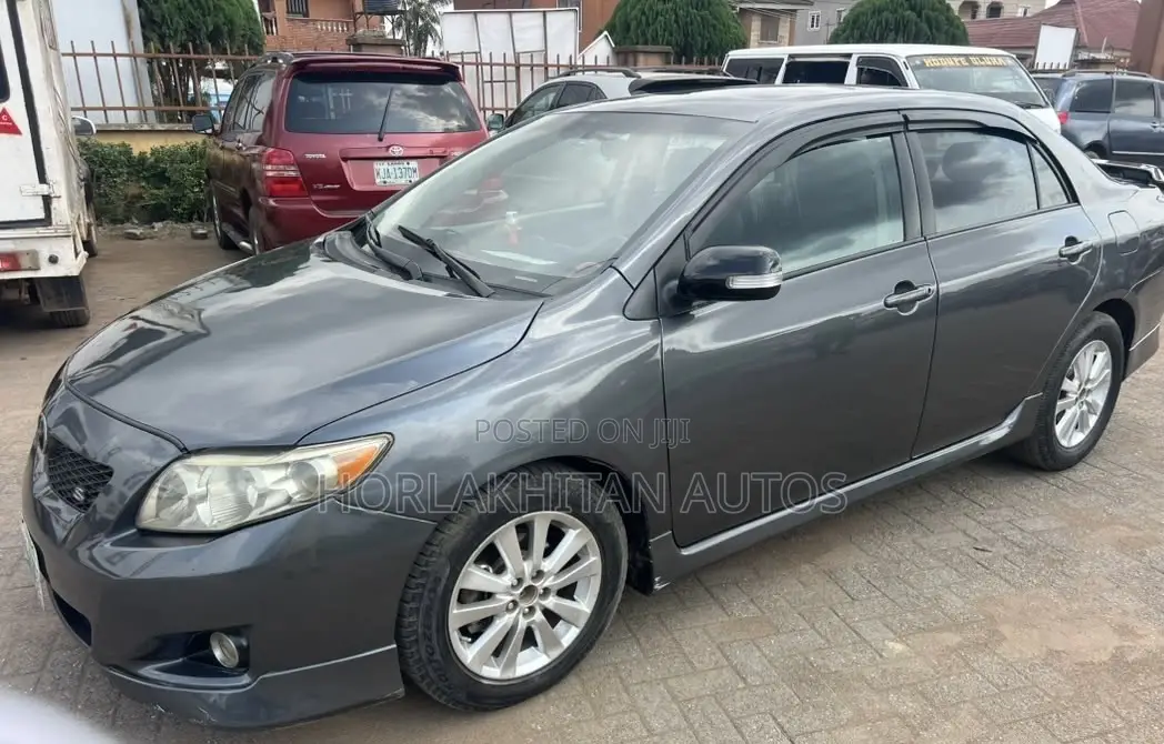 Toyota Corolla S 4dr Sedan (1.8L 4cyl 4A) 2010 Gray