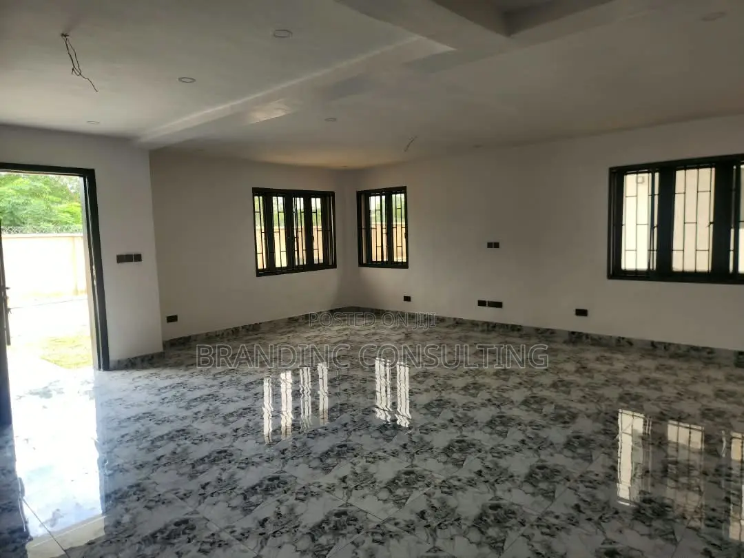 4bdrm Duplex in Greenland Estate, Jericho for sale